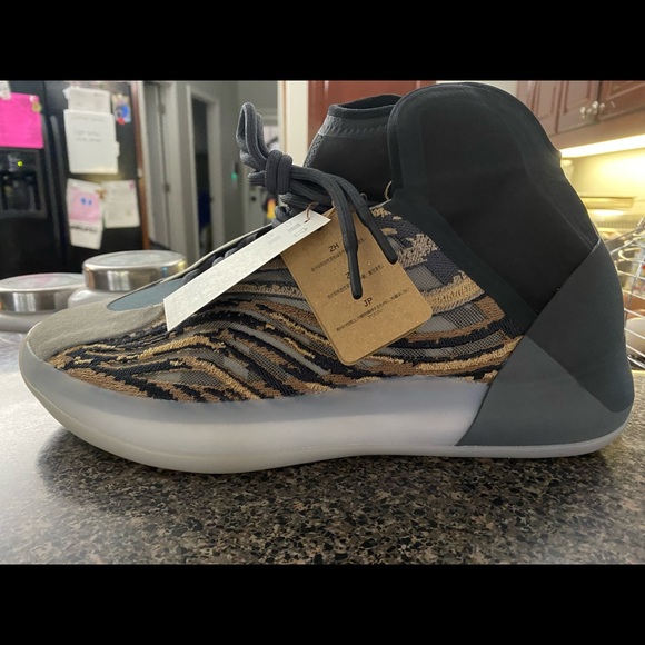 Yeezy QNTM AMBER TINT Size 12 - Picture 2 of 5